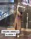 우산 한 개로 이런 퍼포먼스가 가능하다니.. 우산 한 개로 이런 퍼포먼스가 가능하다니.. - 관련 글 썸네일