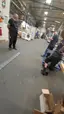 지게차로 뽁뽁이 터뜨리는 거 보니까 스트레스 확 풀리네 ㅋㅋ - 관련 글 썸네일
