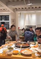 충칭에 있다는 한 로봇 식당 - 관련 글 썸네일