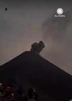 번개맞은 화산 번개맞은 화산 - 관련 글 썸네일