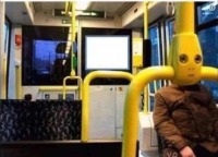 버스에 노란 외계인 손님.jpeg - 관련 글 썸네일