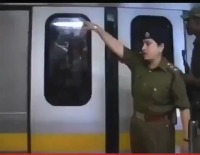 인도에서 남자들이 전철 이용시 여성 전용 칸에 탔다가  - 관련 글 썸네일