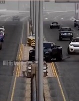 너무나 이해할 수 없는 운전을 한 픽업트럭 - 관련 글 썸네일