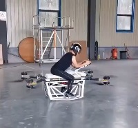 사람을 태우고도 하늘을 나는 드론? 사람을 태우고도 하늘을 나는 드론? - 관련 글 썸네일