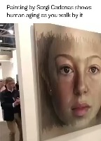 작품내 여 주인공이 늙어가는 과정을 한번에 볼 수 있는 신기한 미술 작품 See human aging as you walk. 작품내 여 주인공이 늙어가는 과정을 한번에 볼 수 있는 신기한 미술 작품 See human aging as you walk. - 관련 글 썸네일