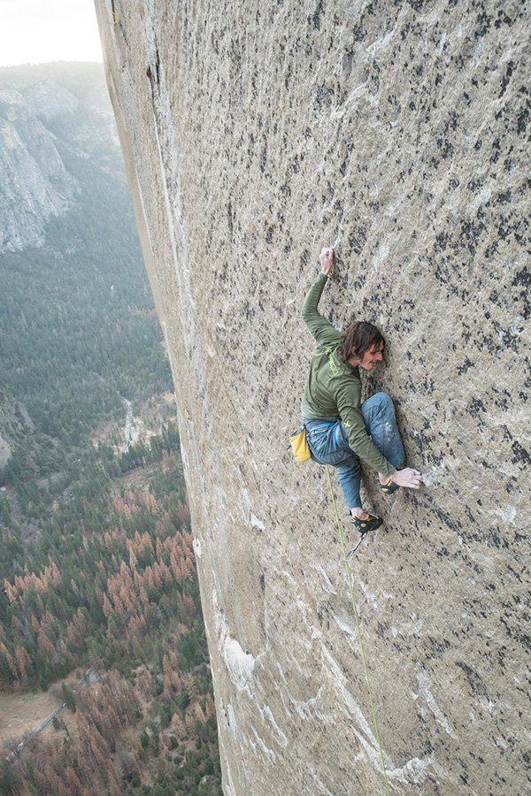 자유 클라이밍 Adam Ondra free climbing EI Caitan in Yosemite National Park .jpeg - 본문 이미지
