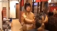 일본 얼굴 때려주는 서비스 Japanese bar offered face slapping service. - 관련 글 썸네일