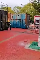 불에 맞서는 소방관. Fighting fire. 불에 맞서는 소방관. Fighting fire. - 관련 글 썸네일