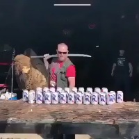 단 한번에 맥주캔 40개 따기. 단 한번에 맥주캔 40개 따기. - 관련 글 썸네일