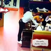 식당에서 어딜 감히!! - 관련 글 썸네일