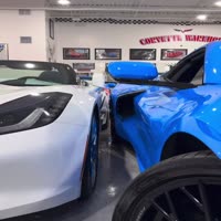 스포츠카 빽빽하게 주차 - 관련 글 썸네일