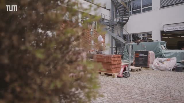 독일 로봇, 정밀 벽돌 시공 - 관련 글 썸네일