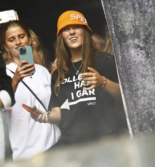 덴마크 공주, 축제 파격 셔츠 - 본문 이미지