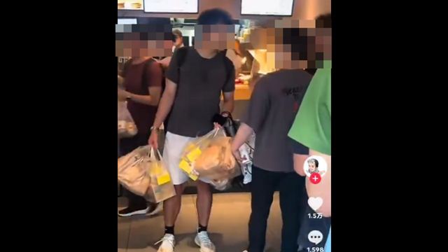 일본에서 포켓몬 해피밀 40개 사재기한 중국인 - 관련 글 썸네일