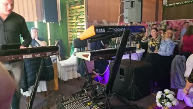 콜로 Kolo 는 세르비아 민속춤 - 관련 글 썸네일