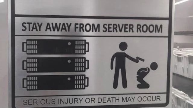 서버실 접근 금지 안내 - 관련 글 썸네일