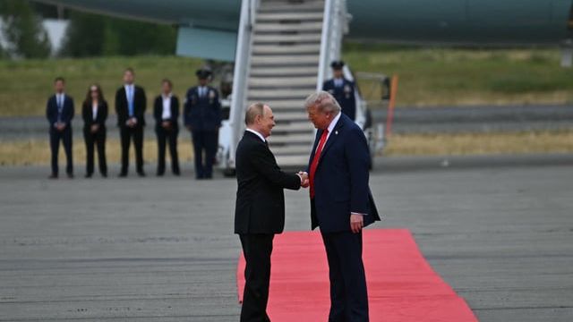 트럼프-푸틴, 알래스카 활주로에서 맞이함. - 관련 글 썸네일