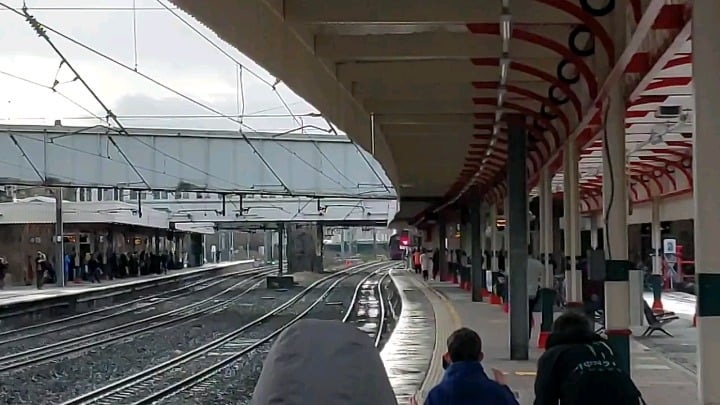 75년 된 증기기관차가 아직도 이 정도 위엄을 뽐낸다고? - 관련 글 썸네일