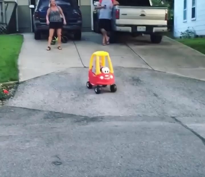 아빠의 역대급 슈퍼 세이브 ㅋㅋ - 해외 인기글 썸네일
