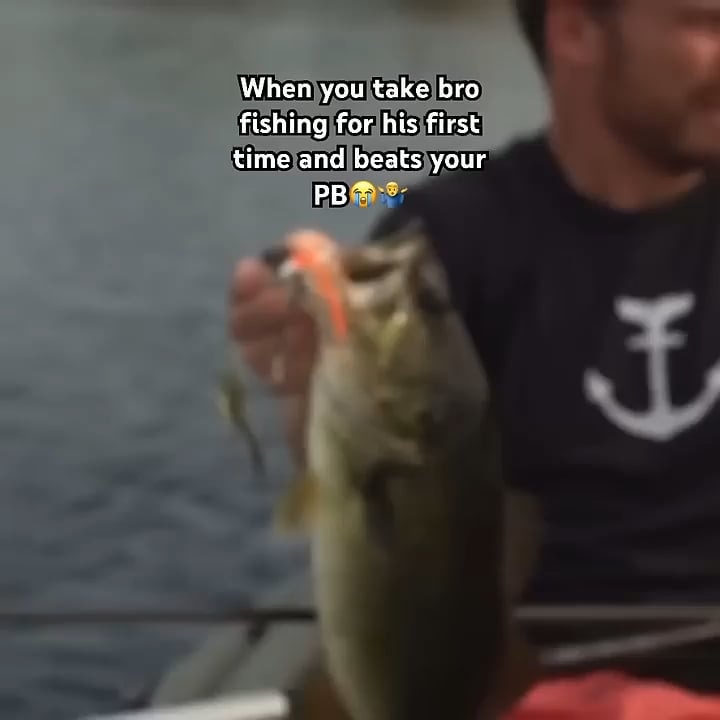 이거 실화냐? 역대급 초대형 물고기 등장 ㄷㄷ - 해외 인기글 썸네일