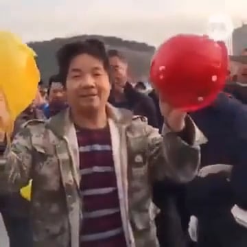 중국 회사, 작업모 색깔로 직원 vs 관리자 차별? 중국 회사, 작업모 색깔로 직원 vs 관리자 차별? - 관련 글 썸네일