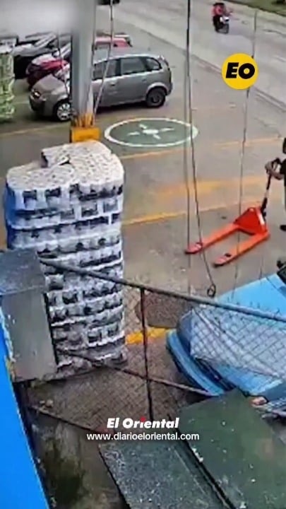 슈퍼 알바생, 아이 구하려 몸 던짐 ㄷㄷ 슈퍼 알바생, 아이 구하려 몸 던짐 ㄷㄷ - 관련 글 썸네일